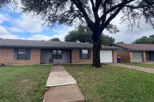 411 Bond St, Hillsboro, TX 76645 - Photo 1