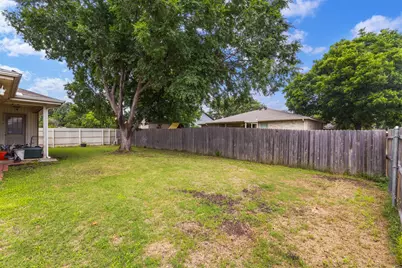 300 Comiskey Court, Saginaw, TX 76179 - Photo 23
