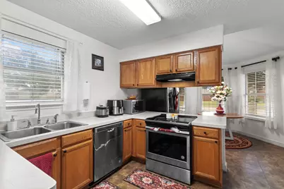 300 Comiskey Court, Saginaw, TX 76179 - Photo 9