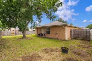 300 Comiskey Ct, Saginaw, TX 76179 - Photo 25