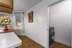 300 Comiskey Ct, Saginaw, TX 76179 - Photo 13