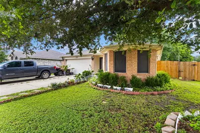 300 Comiskey Court, Saginaw, TX 76179 - Photo 3