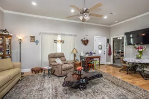 410 3rd St, Whitesboro, TX 76273 - Photo 5