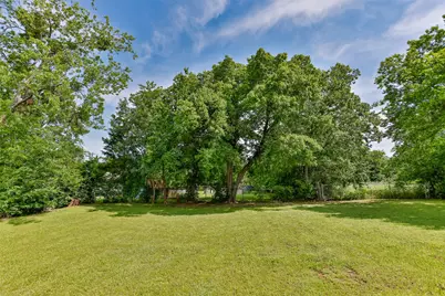 410 3rd Street, Whitesboro, TX 76273 - Photo 31