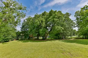 410 3rd St, Whitesboro, TX 76273 - Photo 31