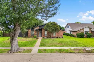 3120 Mayfair Dr, Carrollton, TX 75007 - Photo 3