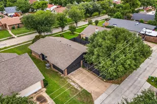 3120 Mayfair Dr, Carrollton, TX 75007 - Photo 5
