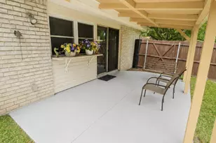 2633 Dove Meadow Dr, Garland, TX 75043 - Photo 9