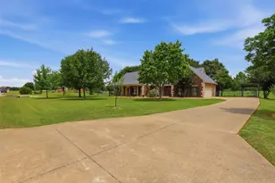 2421 Pecan Springs Rd, Cleburne, TX 76031 - Photo 7