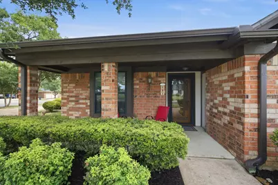 521 W Louella Drive, Hurst, TX 76054 - Photo 5
