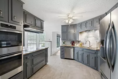 521 W Louella Drive, Hurst, TX 76054 - Photo 11