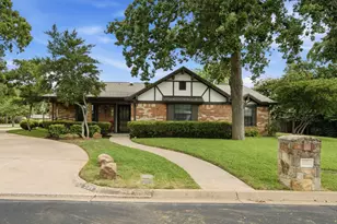 521 W Louella Dr, Hurst, TX 76054 - Photo 1