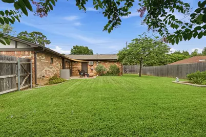 521 W Louella Drive, Hurst, TX 76054 - Photo 31