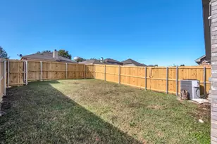 2917 Mayfair Ln, Lancaster, TX 75134 - Photo 37