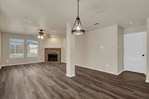 2917 Mayfair Ln, Lancaster, TX 75134 - Photo 11