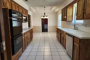 1201 Dandelion Dr, Garland, TX 75043 - Photo 5