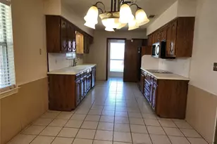 1201 Dandelion Dr, Garland, TX 75043 - Photo 11