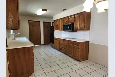 1201 Dandelion Drive, Garland, TX 75043 - Photo 9
