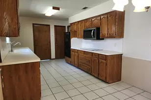 1201 Dandelion Dr, Garland, TX 75043 - Photo 9