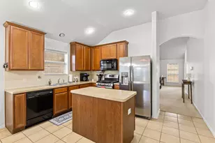 5824 Twilight Dr, Grand Prairie, TX 75052 - Photo 9