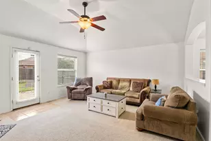 5824 Twilight Dr, Grand Prairie, TX 75052 - Photo 13