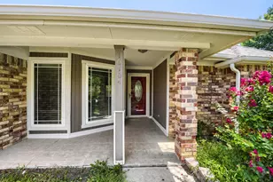 10104 Stoneleigh Dr, Benbrook, TX 76126 - Photo 3