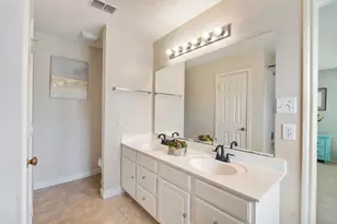905 Valleybrook Dr, Lewisville, TX 75067 - Photo 17