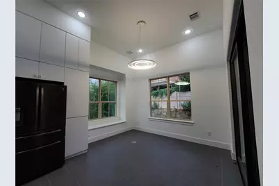 2812 Almanzor Avenue, Irving, TX 75062 - Photo 9