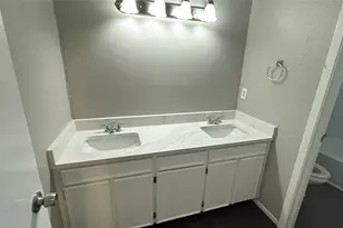 557 Hunters Glen St, Lewisville, TX 75067 - Photo 7
