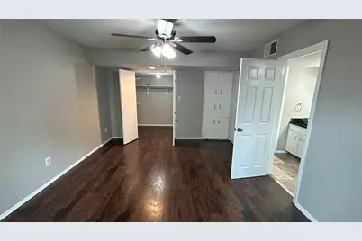 557 Hunters Glen Street, Lewisville, TX 75067 - Photo 9