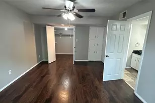 557 Hunters Glen St, Lewisville, TX 75067 - Photo 9