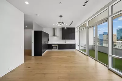 2430 Victory Park Lane #1906, Dallas, TX 75219 - Photo 5