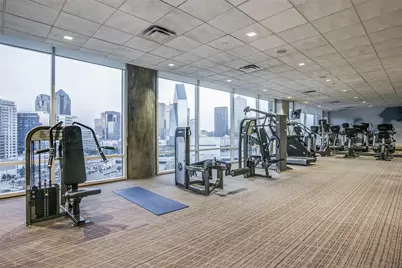 2430 Victory Park Lane #1906, Dallas, TX 75219 - Photo 31