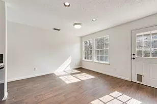2528 Big Spring Dr, Fort Worth, TX 76120 - Photo 9