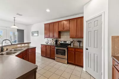 1362 Vermont Avenue, Lancaster, TX 75134 - Photo 11