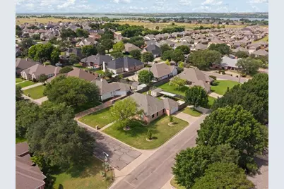 700 Brandon Drive, Cleburne, TX 76033 - Photo 17