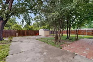 1903 Skylark Dr, Arlington, TX 76010 - Photo 39