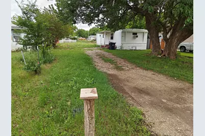411 E Locust Street, Whitewright, TX 75491 - Photo 1