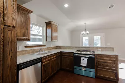806 E 12th Street, Bonham, TX 75418 - Photo 13