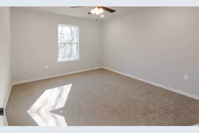 806 E 12th Street, Bonham, TX 75418 - Photo 5
