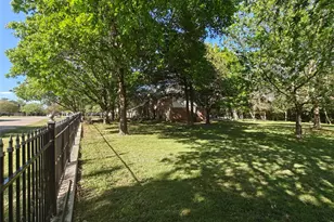 5210 Cliff Haven Dr, Dallas, TX 75236 - Photo 39