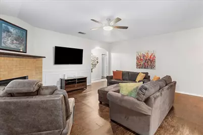 520 Hollyberry Drive, Mansfield, TX 76063 - Photo 5