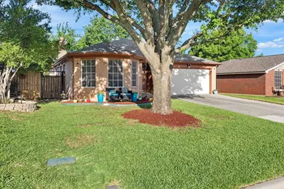 520 Hollyberry Drive, Mansfield, TX 76063 - Photo 19