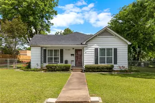 718 Howard St, Jacksonville, TX 75766 - Photo 1