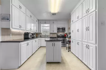 718 Howard Street, Jacksonville, TX 75766 - Photo 9