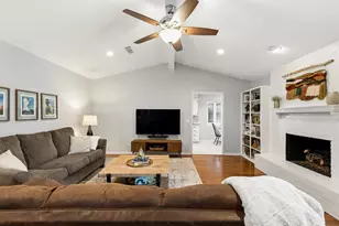 1809 Greenway Dr, Plano, TX 75075 - Photo 7