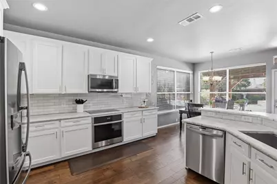 2455 Whispering Breeze Drive, Grand Prairie, TX 75050 - Photo 13