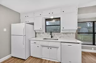 2515 Avonhill Dr, Arlington, TX 76015 - Photo 9