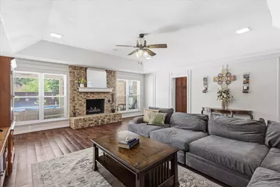 2008 Iron Horse Court, Arlington, TX 76017 - Photo 5