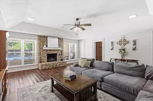 2008 Iron Horse Ct, Arlington, TX 76017 - Photo 5